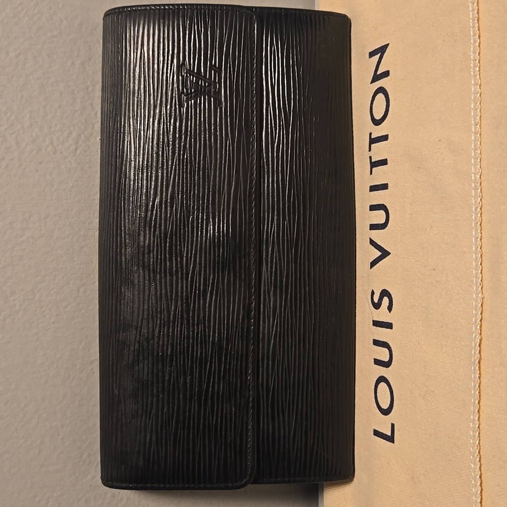 Louis Vuitton Epi Portefeuille Sarah Wallet Black